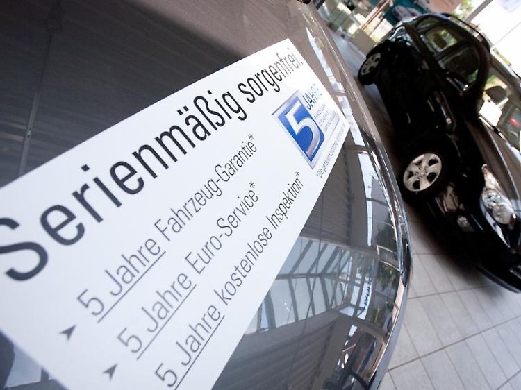 Versprochen ist versprochen? Bei den Garantien der Autohersteller sollte genau aufs Kleingedruckte geschaut werden.