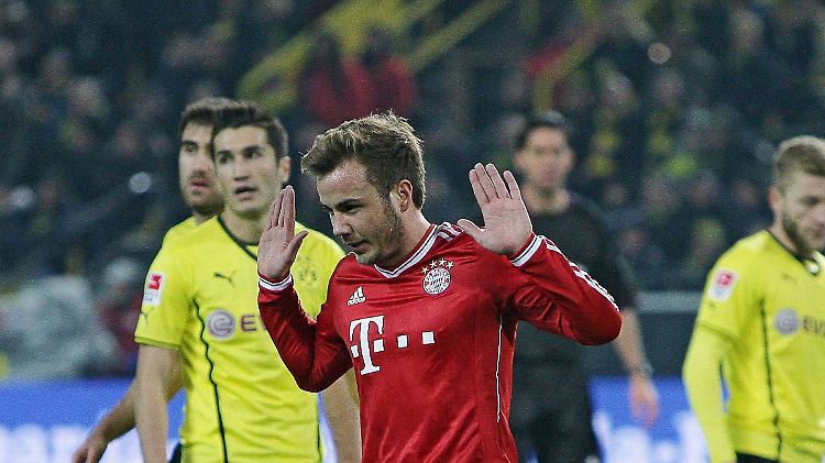 Es war die Szene des Hinspiels: Ex-BVB-Star Mario Götze entschuldigt sich geradezu für seinen Treffer gegen die alten Kollegen.