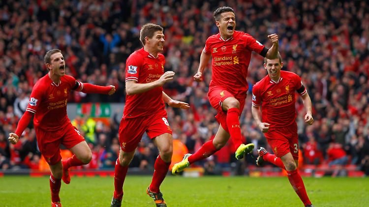 Da hebt er ab: Liverpools Philippe Coutinho feiert sein Tor zum 3:2. 