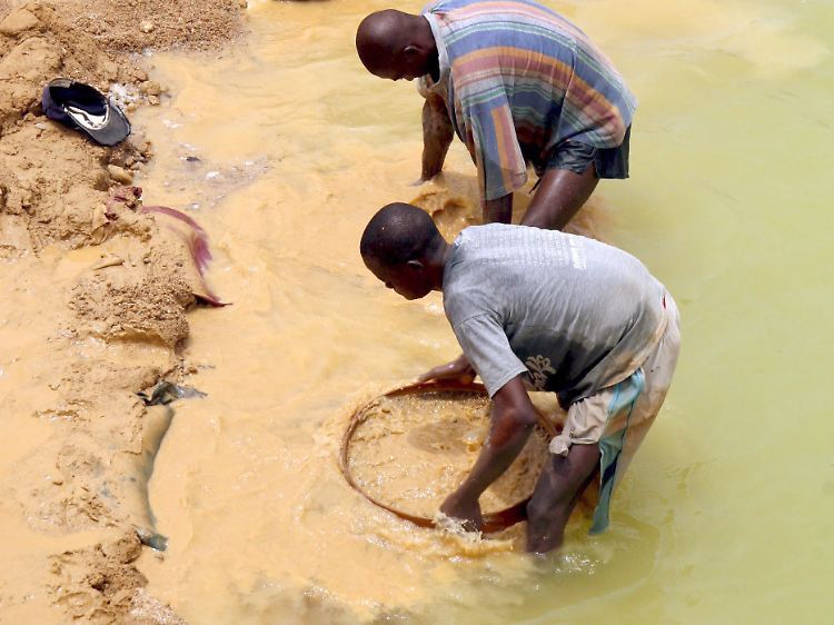 Afrika ist reich an Ressourcen, doch nur wenige Menschen profitieren von den Einnahmen, beispielsweise aus dem Diamantenhandel.