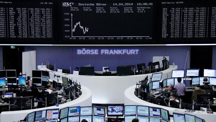 Der Dax zu Wochenbeginn: MDax und TecDax geben deutlich stärker nach.
