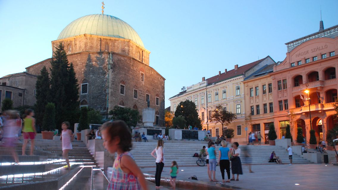 Die frühere Gazi-Kaszim-Moschee und heutige Kirche in Pecs