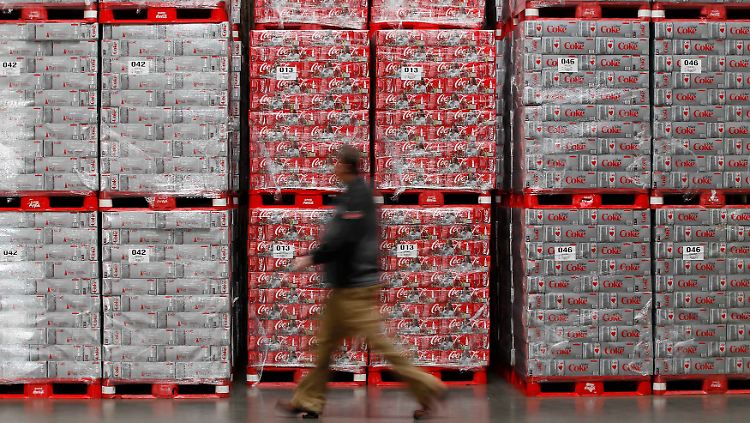 Die Lager sind gut gefüllt: In einer Niederlassung in Draper im US-Bundesstaat Utah stapeln sich palettenweise Gebinde an Coca-Cola und Diet Coke.