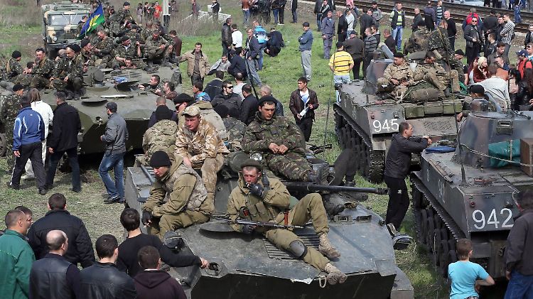 Zunächst ging es um sechs ukrainische Panzer. Mittlerweile sollen es viel mehr, die den prorussischen Aktivisten in die Hände gefallen sein sollen.