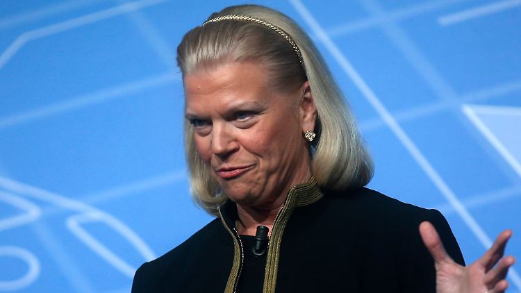 Konzernchefin Ginni Rometty stutzt das problematische Hardware-Geschäft zurecht.