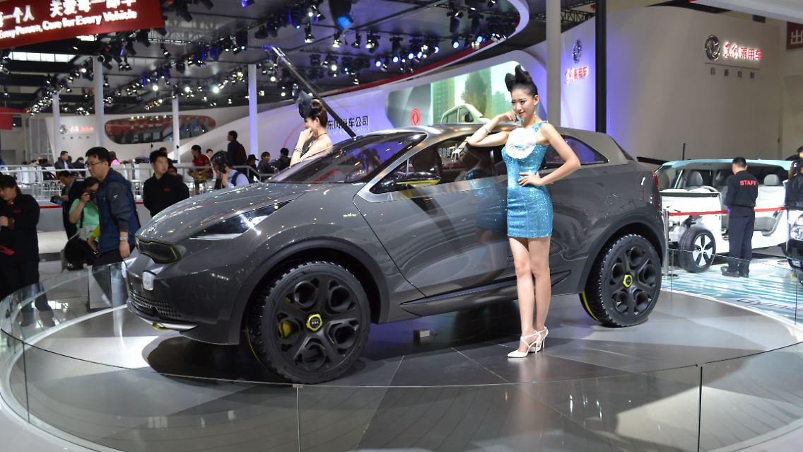 Eine Mischung aus Badmobil, Nissan Juke und Lego-Auto. Der Name? Ist unbekannt.