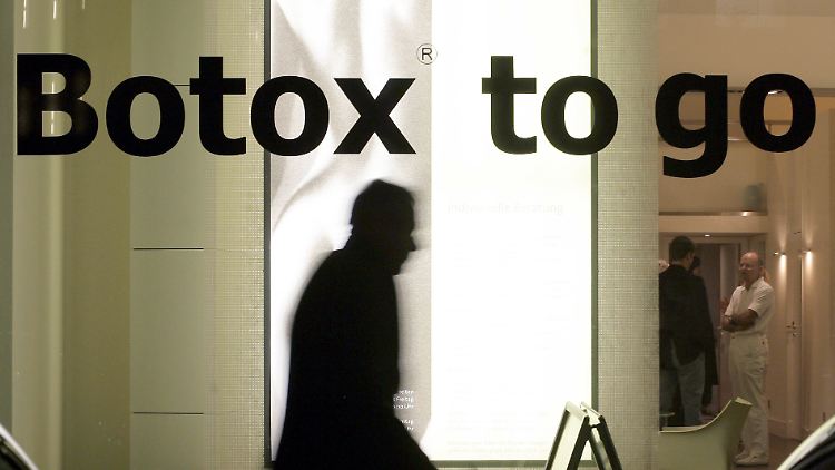 Botox ist nicht nur bei den Stars und Sternchen in, weltweit lassen sich immer mehr Menschen damit "behandeln".