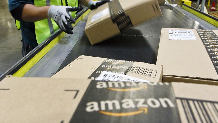 In den USA will Amazon künftig auch die Lieferung selbst übernehmen.