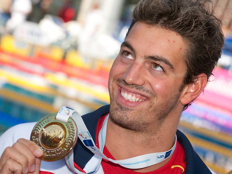 Der Spanier Rafael Munoz gewann in Budapest die Gold-Medaille über 50 Meter Schmetterling - eigentlich hätte er nach drei versäumten Dopingtests gar nicht starten dürfen.