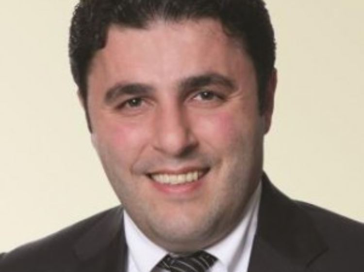 Yasar Calik ist 37 Jahre alt und kandidiert für den Rat der Stadt Neuss.