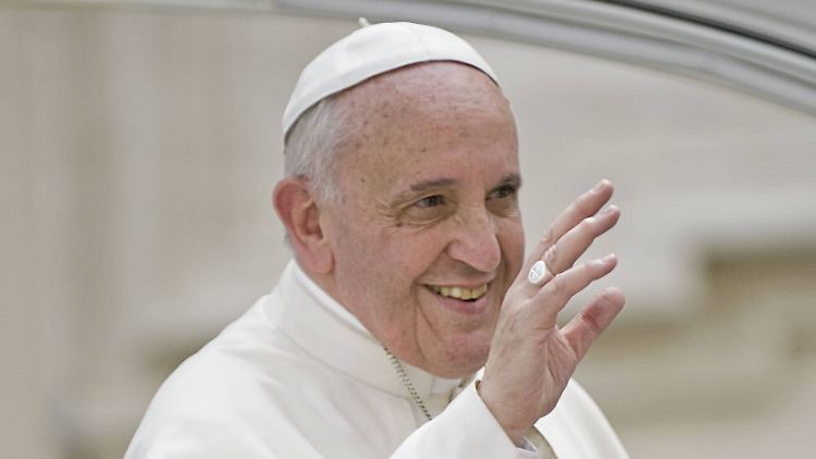 Papst Franziskus spricht zwei seiner Vorgänger heilig.