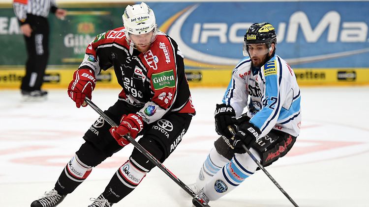 Die beiden Teams duellierten sich vor ausverkauftem Haus.