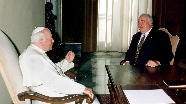 Papst Johannes Paul II und Altkanzler Helmut Kohl hatten ein freundschaftliches Verhältnis.