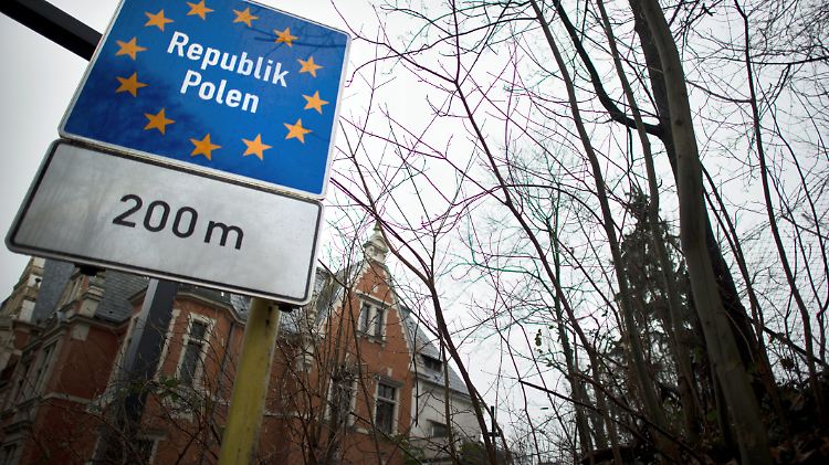 2004 waren Estland, Lettland, Litauen, Polen, Tschechien, die Slowakei, Slowenien, Ungarn, Malta und Zypern der EU beigetreten, 2007 folgten Bulgarien und Rumänien, 2013 Kroatien.