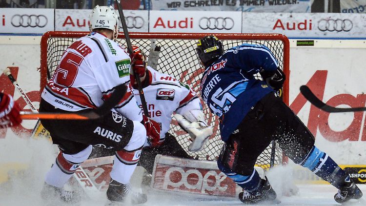 Tumult vor dem Kölner Tor. Hinein ging der Puck kein einziges Mal.
