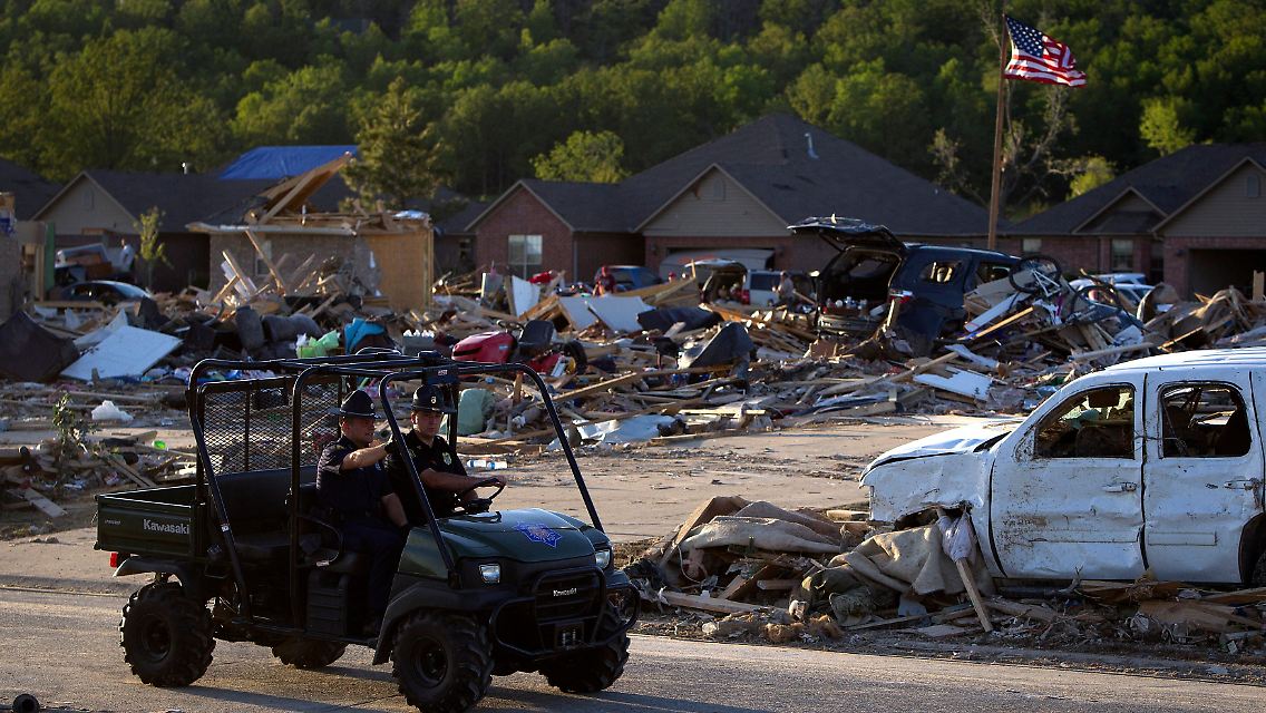 2014-04-29T052343Z_727783142_GM1EA4T0RFX01_RTRMADP_3_USA-TORNADO-WEATHER.JPG2874578263115393466.jpg