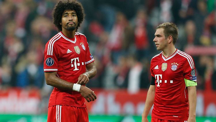Dante und Lahm können nicht fassen, was mit ihnen geschehen ist.