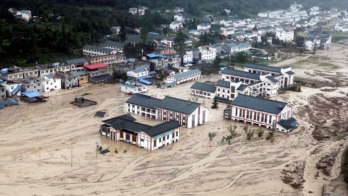 China_Asia_Floods_XIN804.jpg1296302763730539969.jpg