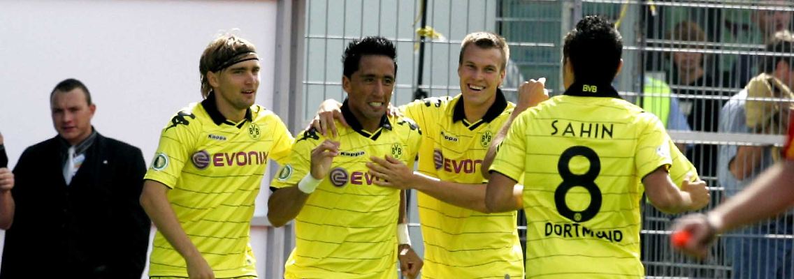 Torjäger Lucas Barrios brachte den BVB gegen Burghausen früh auf die Siegerstraße.