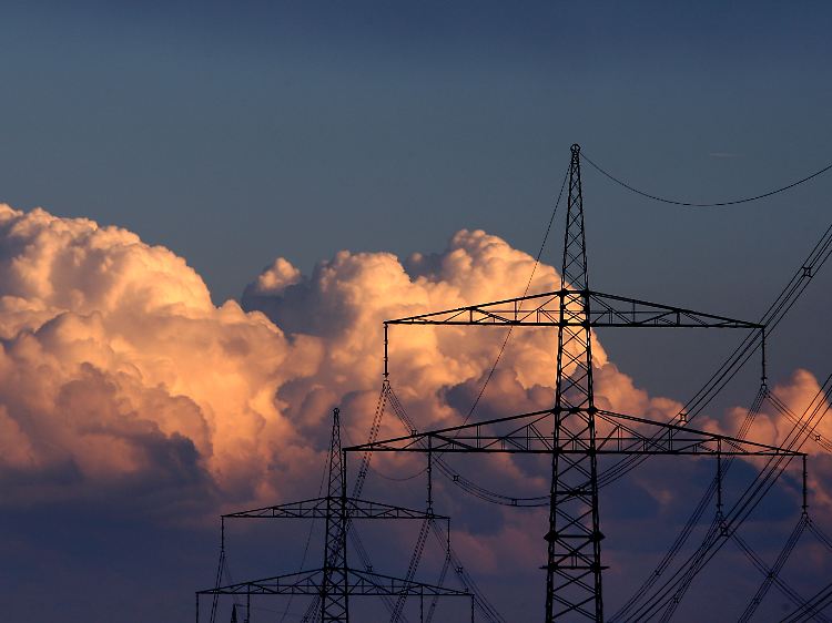 Mit Atomstrom aus dem Ausland könnten sich die Konzerne aus der Affäre ziehen.