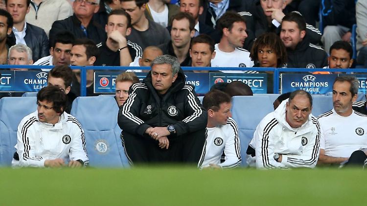 "Das war exakt die Art von Demütigung eines Gegners im eigenen Stadion, vor den eigenen Fans, für die José Mourinho in seiner Karriere zu einem Spezialisten geworden ist."