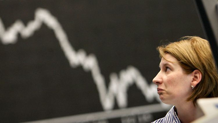 Die Börsenkurse haben sich zwar zwischenzeitlich wieder erholt - die Unternehmen bekommen die Folgen der Ukraine-Krise aber erst jetzt richtig zu spüren.