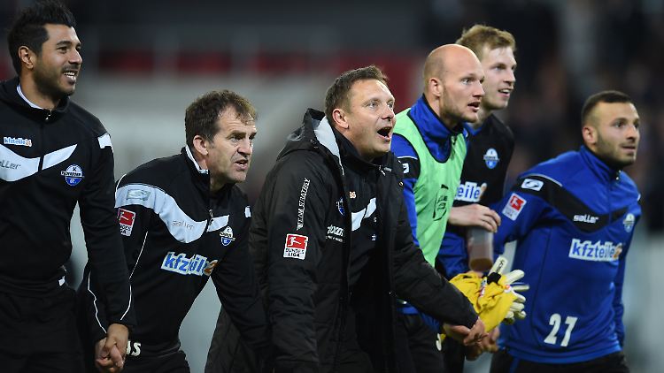 Die Bundesliga im Blick: André Breitenreiter und der SC Paderborn.