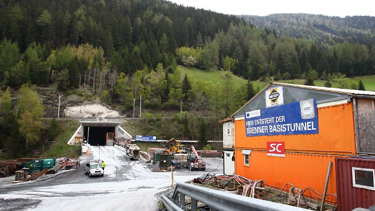 Der Zugangsstollen bei Steinach: "Bayern muss alles dafür tun, dass die Zulaufstrecke für Berlin eine zwingende Notwendigkeit wird:"
