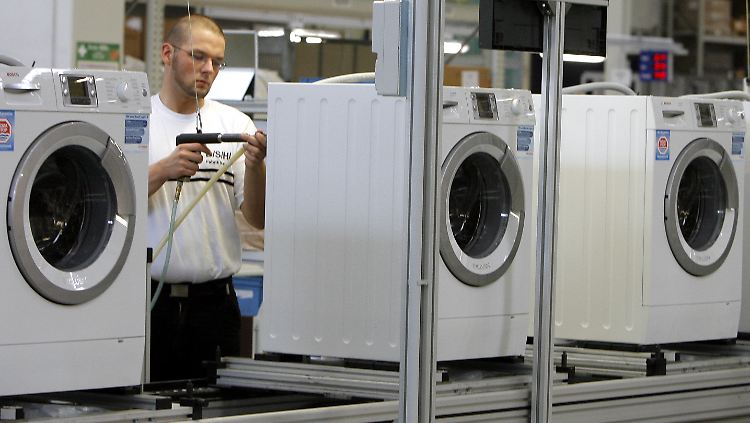 Bosch Siemens Hausgeräte (BSH) hat nach vorläufigen Angaben 2013 einen Rekordumsatz von 10,5 Milliarden Euro erzielt.