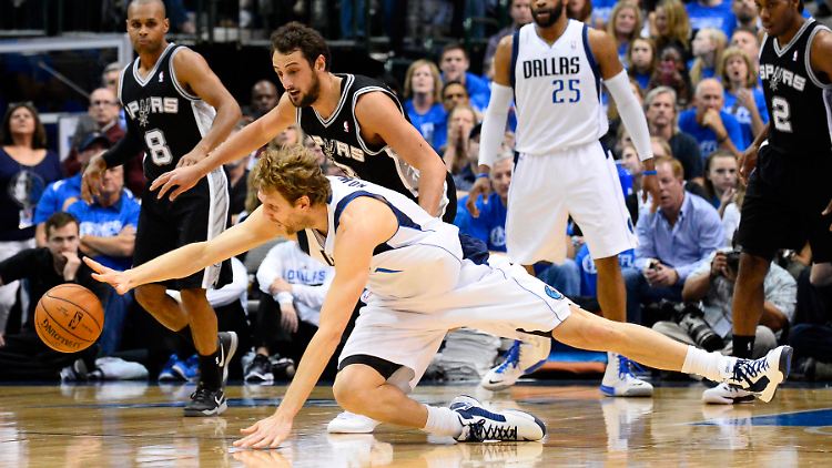Dirk Nowitzki ist mittlerweile 35 Jahre alt, gibt aber immer noch alles, wie hier im Mai gegen San Antonio.