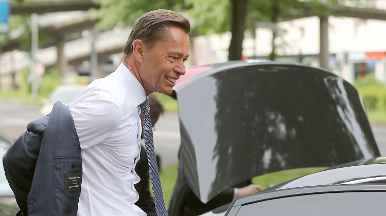 "Guten Morgen allerseits!" Viel mehr ist aus dem Zeugen Thomas Middelhoff im Sal. Oppenheim-Prozess nicht herauszuholen.