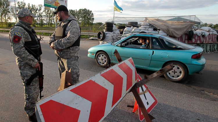 Die Ukraine ist zu gefährlich, schätzt das Außenamt ein und empfiehlt Deutschen die Ausreise.