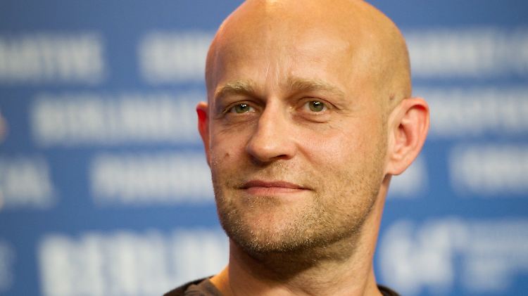 Nicht putzen oder wickeln zu können, ist für Jürgen Vogel unmännlich.