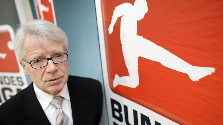 Rauball selbst will das Geschäftsgebaren der Fifa nicht länger klaglos hinnehmen und zweifelt öffentlich die Motive für die WM-Vergabe an.