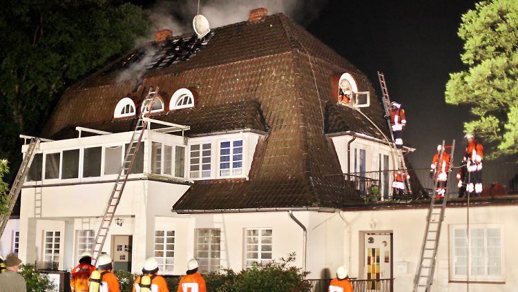 Das Kinderheim wurde durch den Brand zu großen Teilen zerstört, ob es noch einmal bewohnbar sein wird, ist noch unklar.