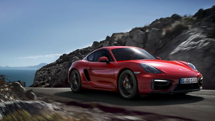 Nicht nur bei den PS rüstet Porsche nach, auf die Front ist bei den GTS-Versionen komplett neu gestaltet.