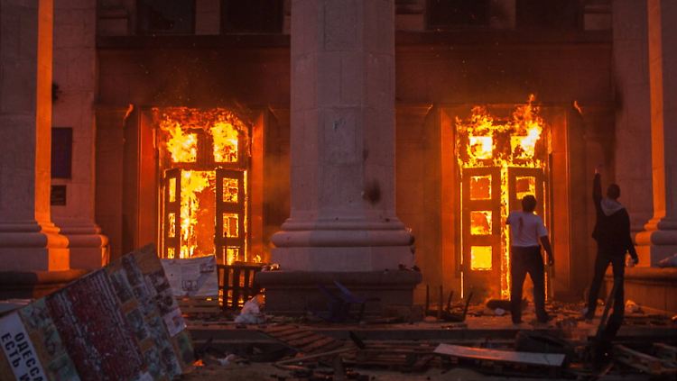 Das Gewerkschaftsgebäude stand in Flammen, Fluchtwege waren versperrt. Mehrere Menschen sprangen in den Tod.
