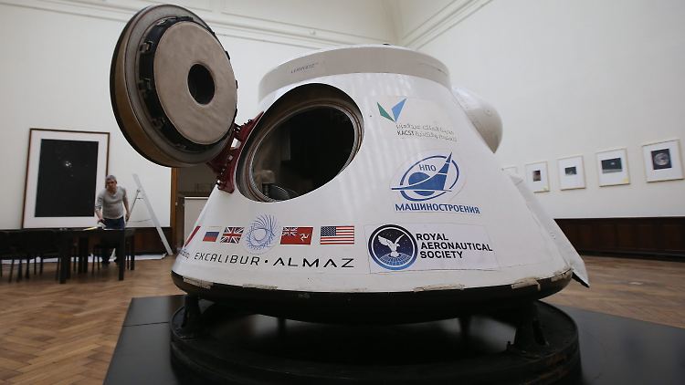 Woswraschtschajemy Apparat vor der Auktion bei Lempertz.