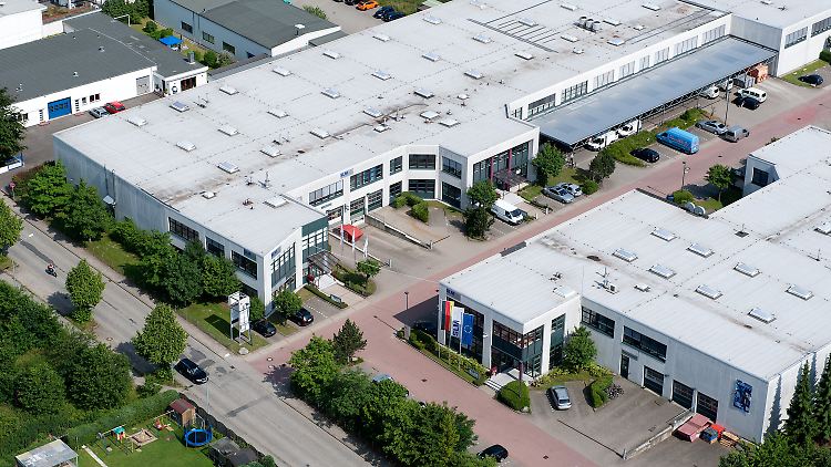Geräte für dreidimensionale Druckerzeugnisse: SLM Solutions eröffnet der deutschen Druckertradition eine neue Dimension (Die Lübecker SLM-Zentrale aus der Luft, Blickrichtung Südost).