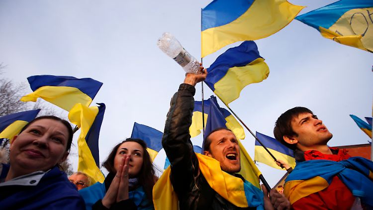 Zurzeit eher eine Ausnahme: Menschen, die für die Ukraine auf die Straße gehen.