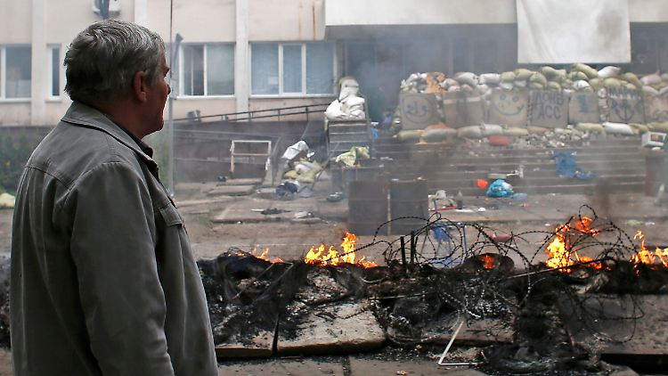 Szene  aus der umkämpften Stadt Mariupol.
