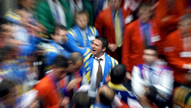 Deutliche Schwäche bei den kleinen Aktienwerten als Warnsignal: Händler im Jahr 2000 an der Londoner Rohstoffbörse (Archivbild).
