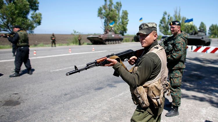 Nach Angaben von russischen Medien waren ukrainische Soldaten an dem Handgemenge beteiligt, bei dem mindestens ein Mensch starb.