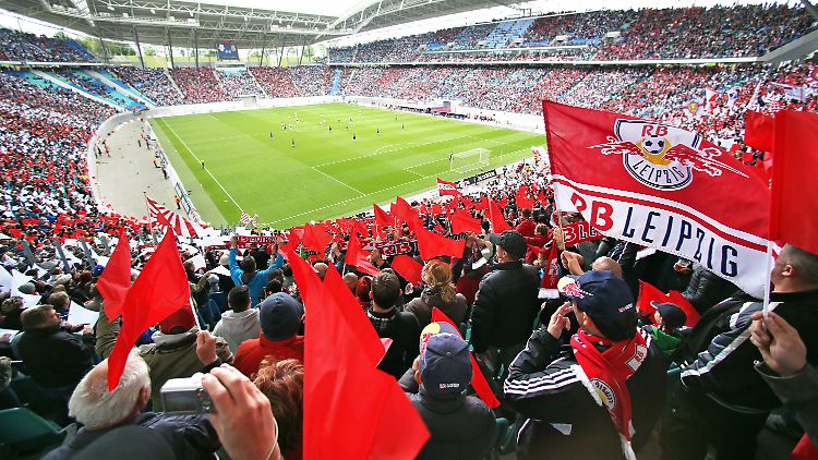 In der kommenden Saison soll es im Leipziger Zentralstadion Rasenballsport auf Zweitliganiveau geben.