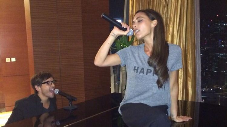 Victoria Beckham_Twitter.jpg