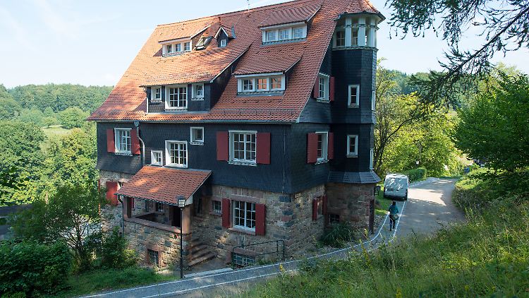 In solchen Häusern wohnten die Schüler bislang zusammen mit ihren Lehrern in so genannten "Familien".