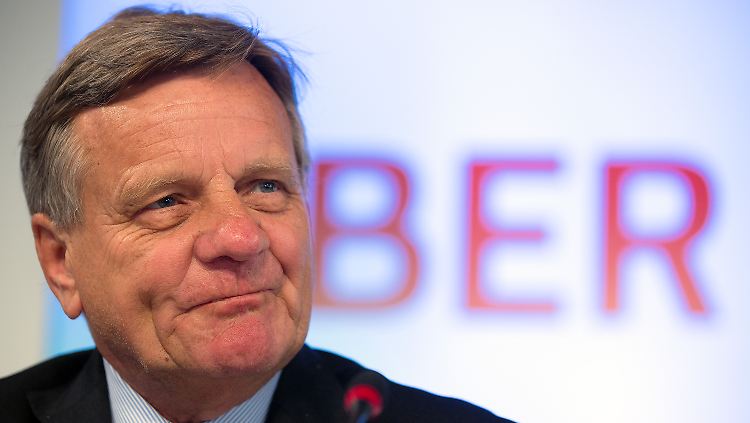 Hartmut Mehdorn muss den Bundestag um frisches Geld bitten, sonst droht dem BER diese Woche die Pleite. 