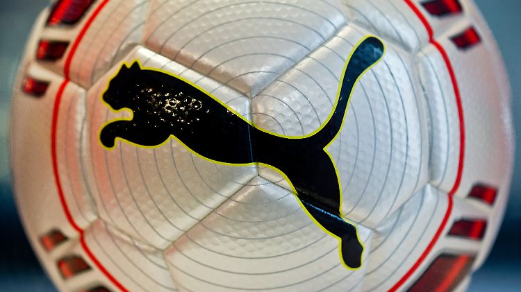 In vier Wochen beginnt in Brasilien die WM, doch bei Puma rollt der Ball nicht.
