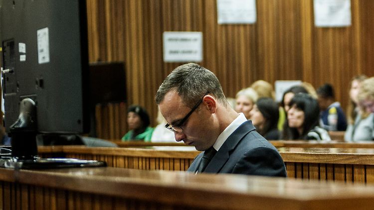 Wie alle anderen wartete auch Pistorius geduldig auf die Richterin, die dann mit einem Paukenschlag aufwartete.