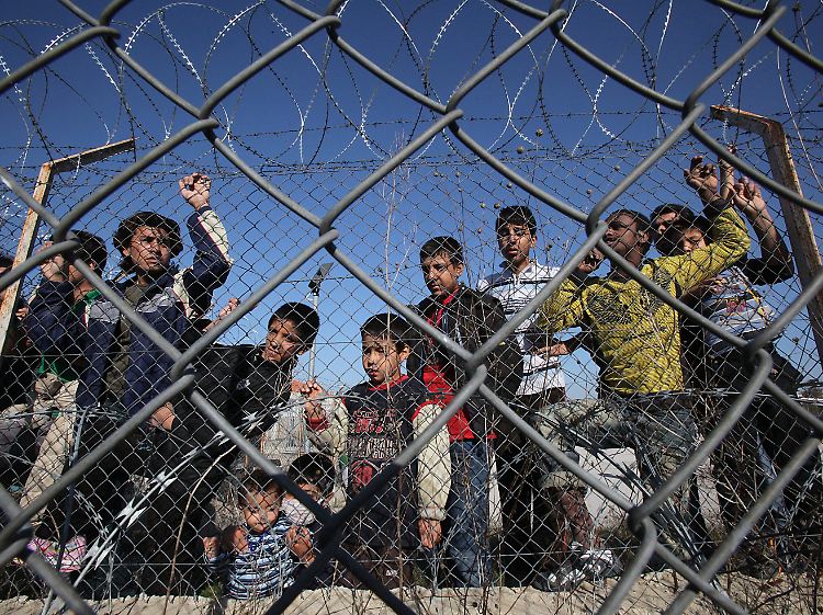 Viele EU-Flüchtlingslager, wie hier im griechischen Kyprinos, sind bereits hoffnungslos überfüllt.